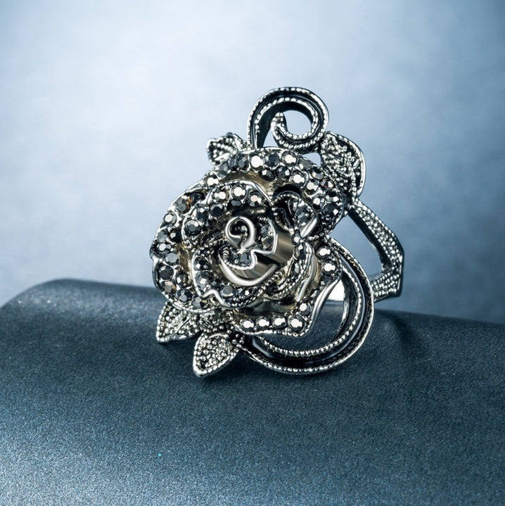 Vintage Look Rose Ring
