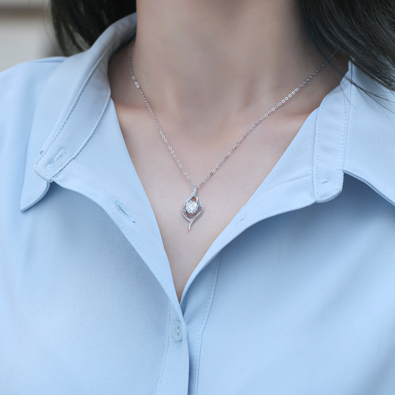 Fashionist Moissanite Diamond Silver Pendent Necklace
