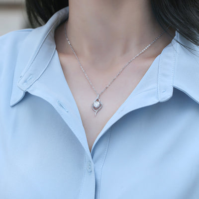 Fashionist Moissanite Diamond Silver Pendent Necklace