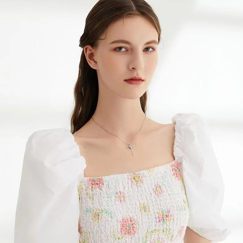 Moving Angel Wings Necklace